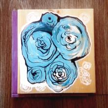 tableau représentant des roses bleues - julie loomis